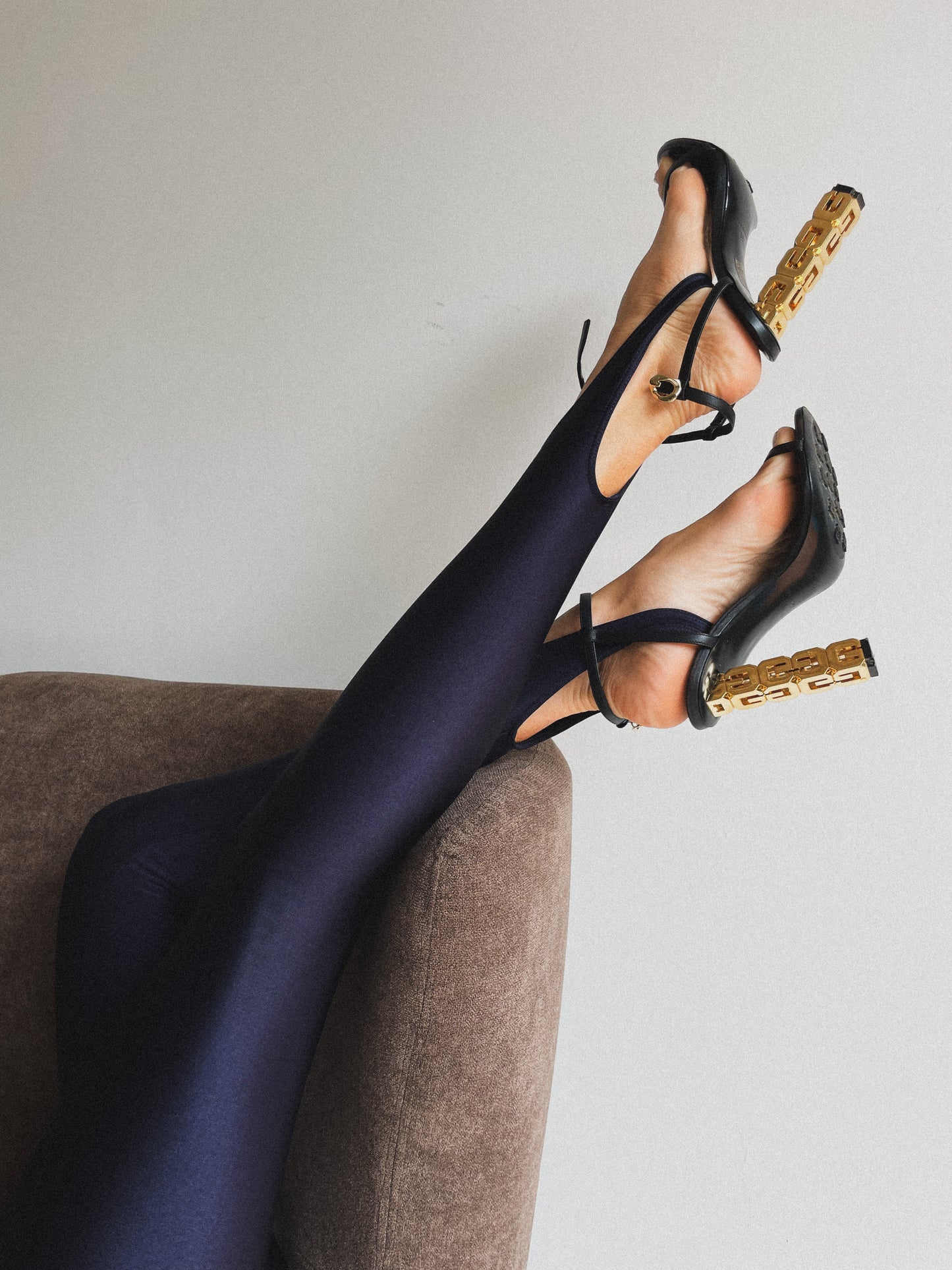 Navy blue glossy leggings